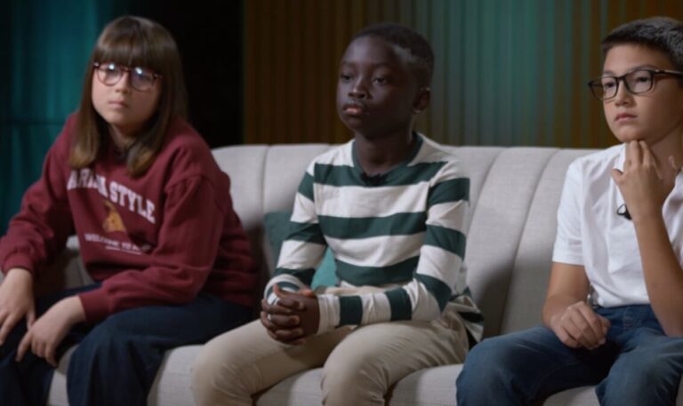 María, Isaac y Ángel entrevistando a Carmen María Martínez Morales